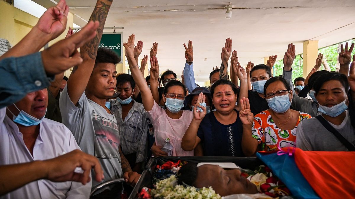 Vzkaz z Barmy: Kolik mrtvých ještě potřebujete, abyste se začali zajímat?